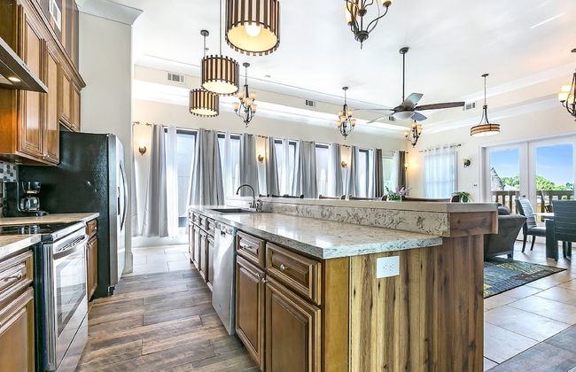 Spacious Condos in Downtown NOLA - Photo 12