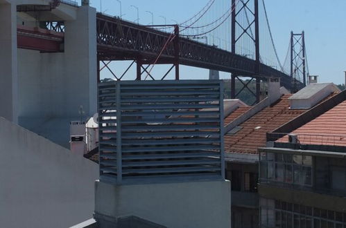 Photo 18 - Quiet and Sunny central Lisbon apartment