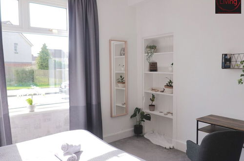 Photo 3 - One Bedroom Apartment by Klass Living Serviced Accommodation Bellshill - Mossend Apartment with WIFI and Parking