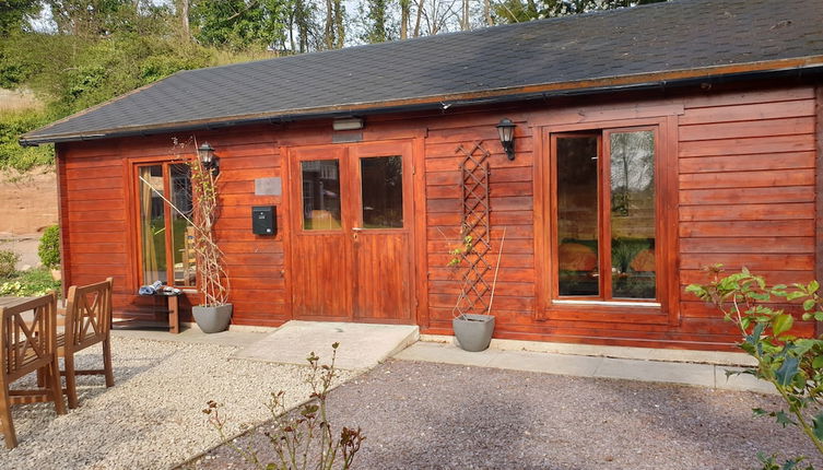 Photo 1 - Beautiful 1-bed Log Cabin in Retford Close to A1