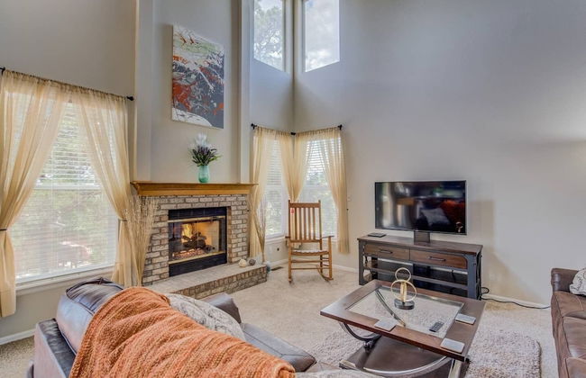 4BR AF Academyw/hot Tub & Firepit - Photo 26