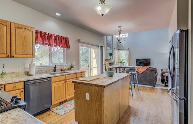 4BR AF Academyw/hot Tub & Firepit - Photo 18