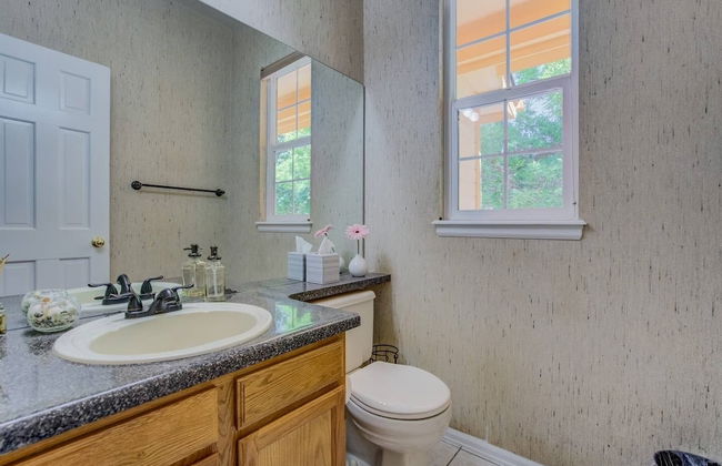 4BR AF Academyw/hot Tub & Firepit - Photo 38