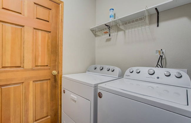 4BR AF Academyw/hot Tub & Firepit - Photo 36