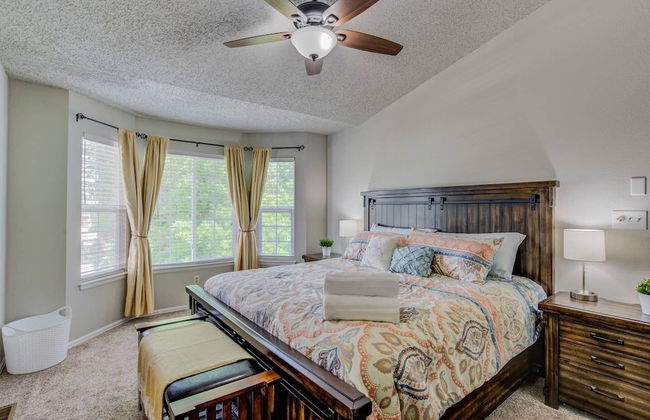 4BR AF Academyw/hot Tub & Firepit - Photo 14