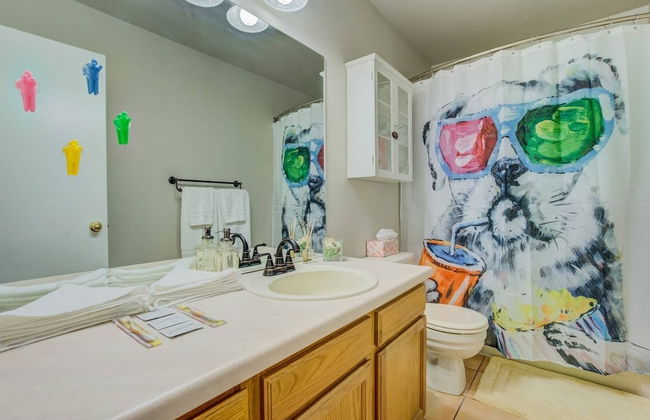 4BR AF Academyw/hot Tub & Firepit - Photo 40