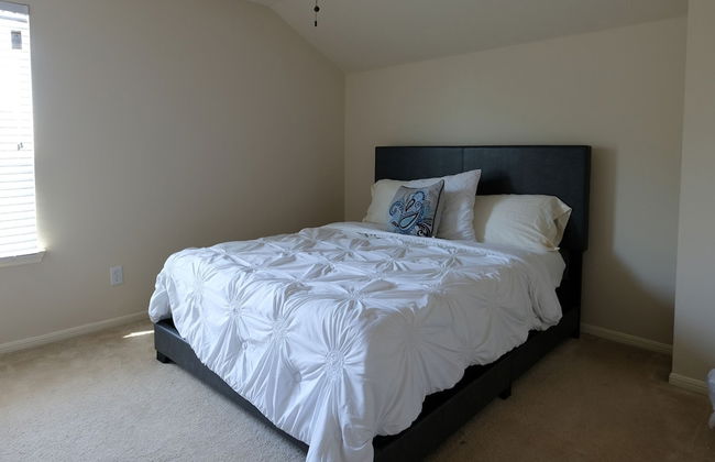 4Bdrm 2.5Bath 10Beds - Sugarland Fresno - Foto 3