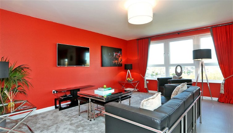 Photo 1 - Trendy Apartment a Short Drive From Aberdeen City