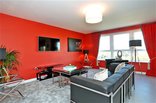 Photo 1 - Trendy Apartment a Short Drive From Aberdeen City