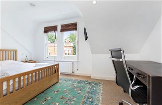 Foto 1 - Traditional Chelsea Maisonette With 2 Bedrooms and Wonderful Views of the River
