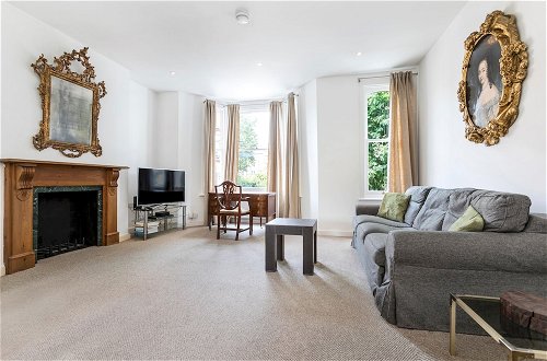 Photo 6 - Traditional Chelsea Maisonette With 2 Bedrooms and Wonderful Views of the River