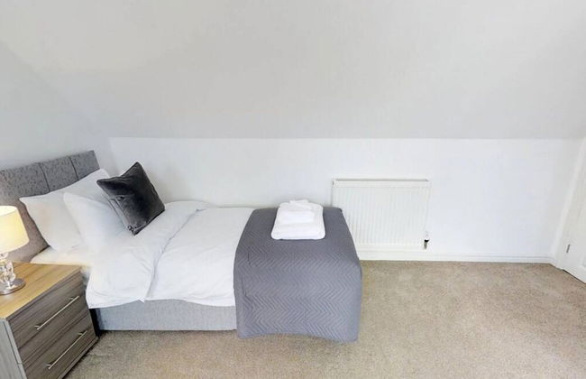 Stayzo - Cole Green Lane - Ideal for Your Next Staycation or Workcation Whole House With Wi-fi - Foto 19