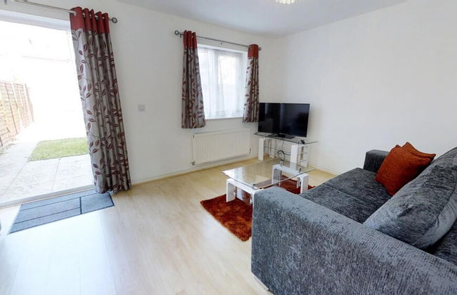 Stayzo - Cole Green Lane - Ideal for Your Next Staycation or Workcation Whole House With Wi-fi - Foto 4
