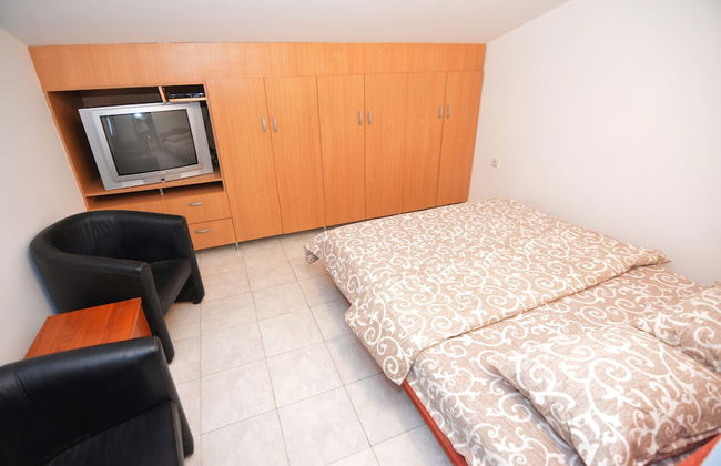 Apartments Jovana - Photo 8