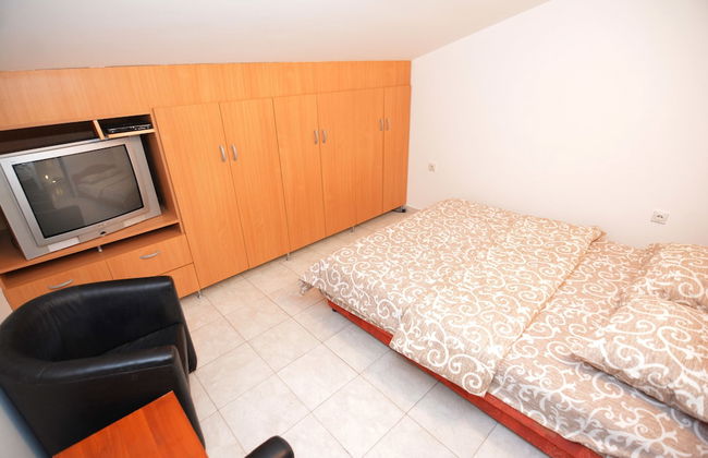 Apartments Jovana - Photo 6