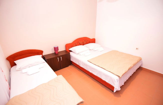Apartments Jovana - Photo 2