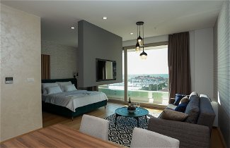 Photo 1 - Lux Apartments WOW