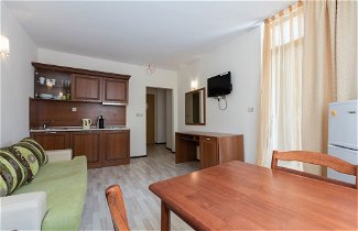 Foto 1 - Two Bedroom Apartment with Kitchen & Balcony