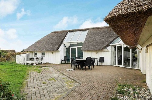 Photo 20 - Sprawling Holiday Home With Swimming Pool in Ringkøbing