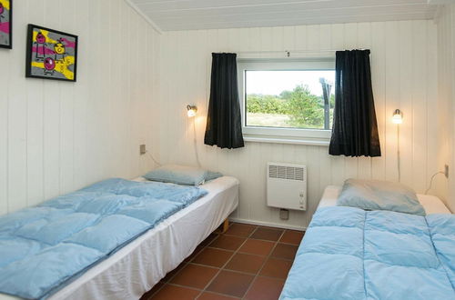 Photo 4 - 8 Person Holiday Home in Vejers Strand