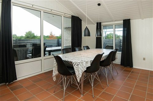 Photo 8 - 8 Person Holiday Home in Vejers Strand