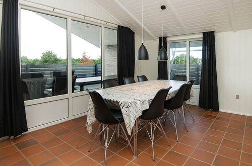 Photo 10 - 8 Person Holiday Home in Vejers Strand