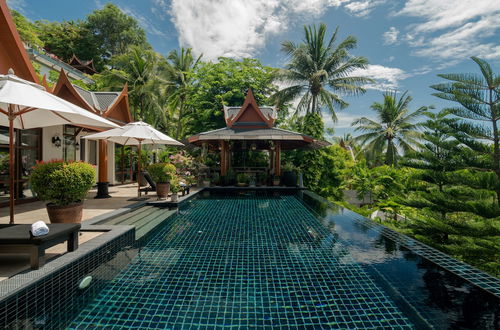 Foto 16 - Classy 4-BR Seaview Villa at Surin Beach