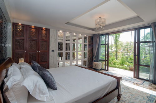 Foto 12 - Classy 4-BR Seaview Villa at Surin Beach