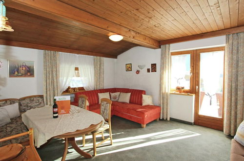 Foto 5 - Spacious Apartment in Ramsau im Zillertal near Ski Area