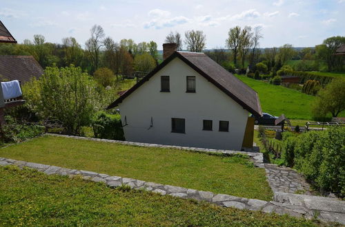 Foto 15 - Detached Cottage With Fireplace, Near the River Ohre