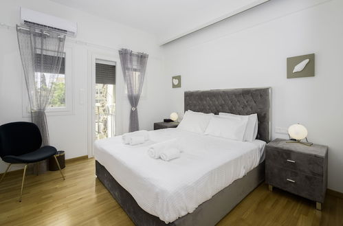 Photo 9 - Lush Emerald apt in the heart of Athens