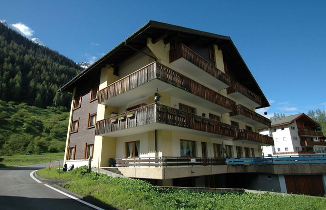 Apartment in Blatten With Mountain Views & Open Kitchen - Foto 1