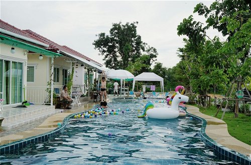 Photo 13 - Sky & Water Resort