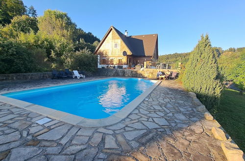 Foto 17 - Villa With Swimming Pool in the Hilly Landscape