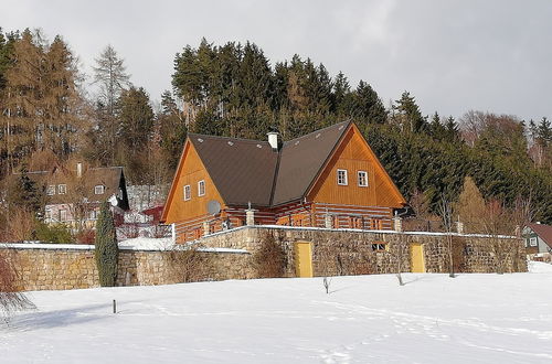 Foto 25 - Villa With Swimming Pool in the Hilly Landscape