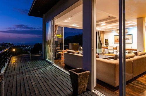 Foto 11 - Luxury Sea View Penthouse 2 Beds Kamala Phuket