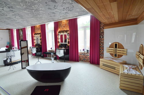 Foto 39 - Lush Apartment with Sauna, Hot Tub, Mountain Views in Ensival