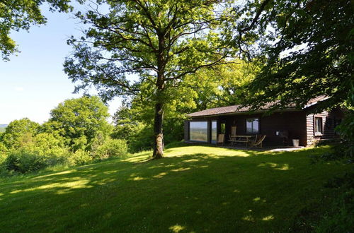 Photo 24 - Modern Chalet With Private Tennis Court in Humain