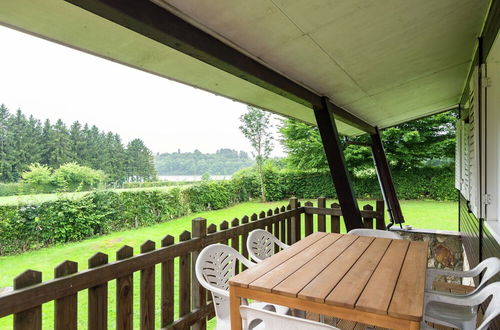 Foto 8 - Detached Chalet With Views of the Lake of Butgenbach in the Middle of Nature