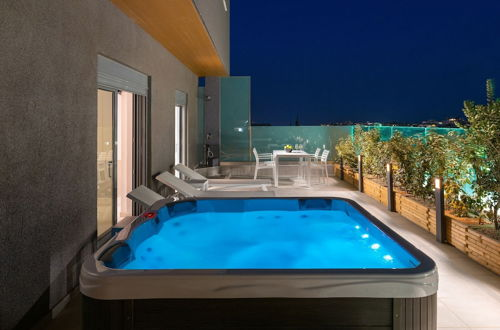 Photo 12 - Rhodes Skyline Suite With out Door Jacuzzi Sea View