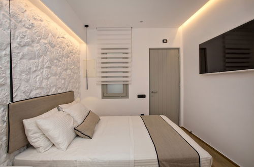 Photo 11 - Levantes Luxury Suites I