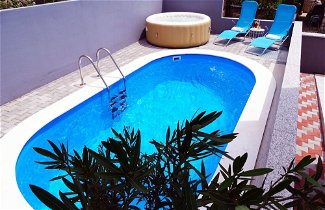Foto 1 - Gorgeous Home With Swimming Pool, Hot Tub & Sea View