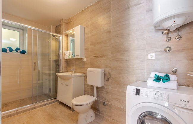 Peaceful Villa in Dramalj with Hot Tub - Foto 15