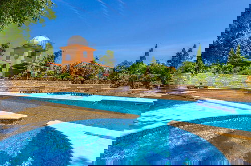 Photo 19 - Peaceful Apartment in Pula With Swimming Pool