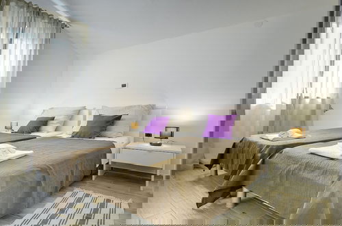 Foto 6 - Modern Villa With Private Pool Near Beach