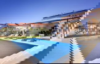 Foto 1 - Modern Villa With Private Pool Near Beach