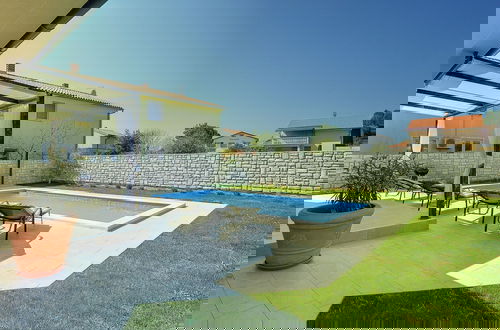 Foto 24 - Modern Villa With Private Pool Near Beach