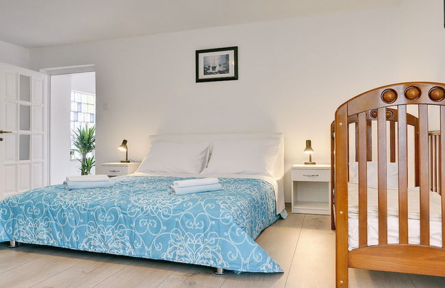 Apartment With Modern Decor and Spacious Garden, 3 km From the Beach - Foto 5