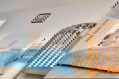 Foto 5 - Apartment With Modern Decor and Spacious Garden, 3 km From the Beach