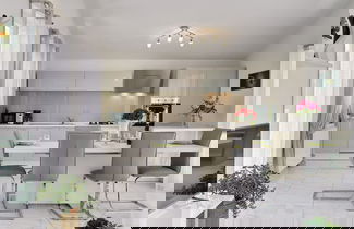 Foto 1 - Apartment With Modern Decor and Spacious Garden, 3 km From the Beach